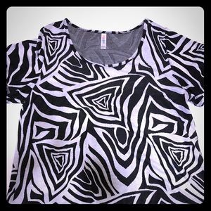 Plus size lularoe top